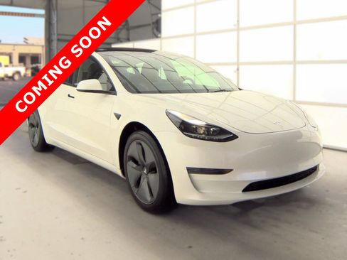 Used 2023 Tesla Model 3 Standard Range RWD image 3