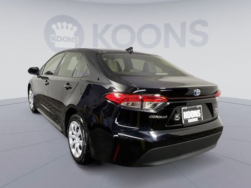 Used 2025 Toyota Corolla LE FWD image 8