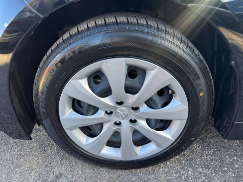 Used 2025 Toyota Corolla LE image 28