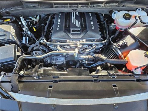 Used 2024 Cadillac Escalade V w/ LPO, ONYX Package image 23