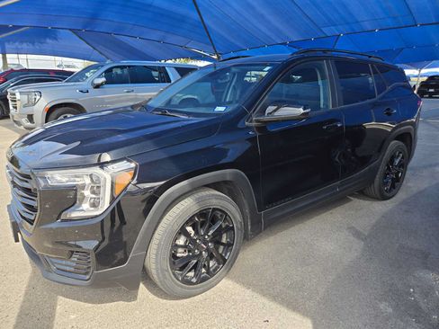 Used 2023 GMC Terrain SLE w/ Driver Convenience Package FWD image 1