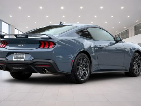 Used 2025 Ford Mustang GT Premium w/ GT Performance Package RWD image 4