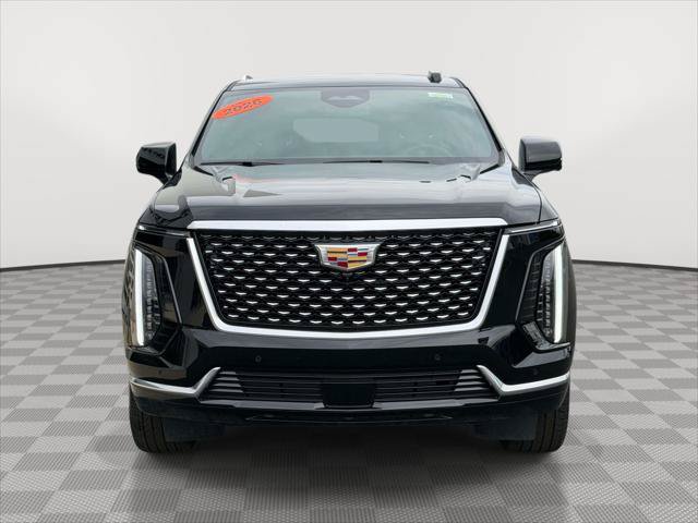 Used 2026 Cadillac Escalade ESV 4WD image 2