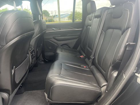 Used 2024 Jeep Grand Cherokee Limited AWD/4WD image 29