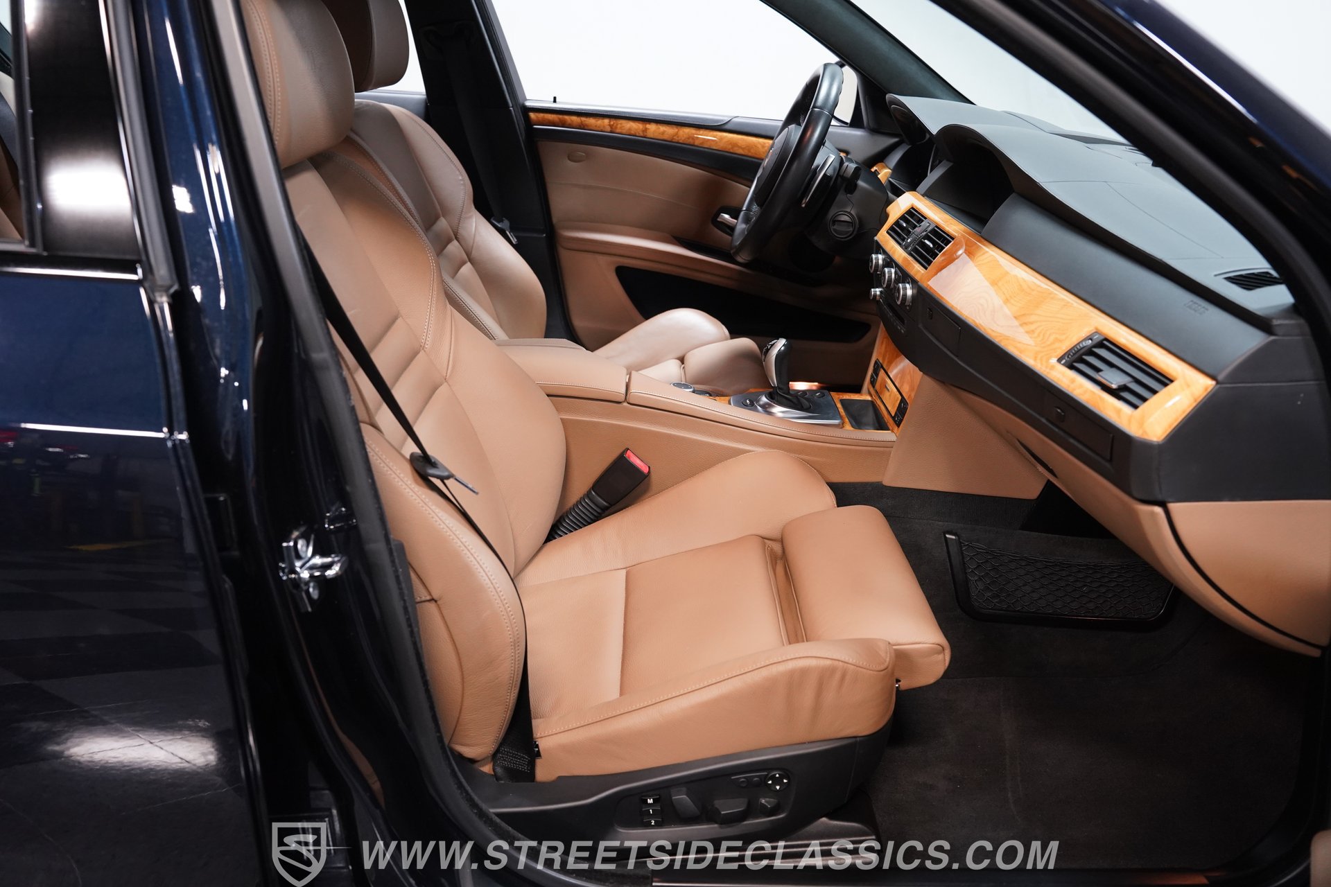 Used 2010 BMW M5 RWD image 40