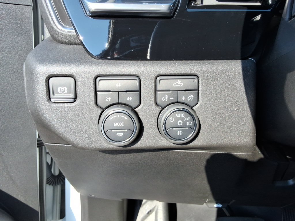 Certified 2025 Chevrolet Silverado 2500 LT AWD/4WD image 37