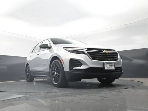 Used 2022 Chevrolet Equinox LS w/ LPO, Floor Liner Package FWD image 27
