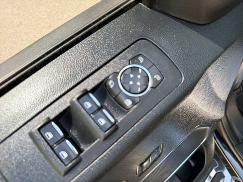 Used 2019 Ford F150 Lariat w/ Equipment Group 502A Luxury AWD/4WD image 11