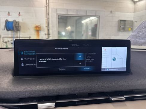 Used 2022 Genesis GV70 2.5T w/ Advanced Package image 17