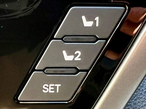 Used 2025 Toyota Tundra Limited image 32