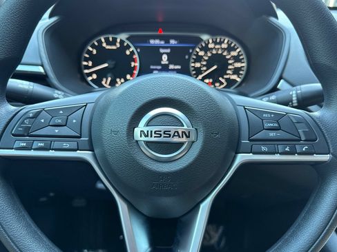 Used 2022 Nissan Altima 2.5 SV FWD image 23