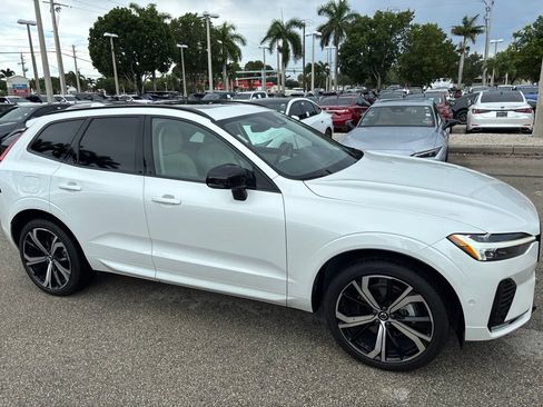 Used 2025 Volvo XC60 B5 Ultra w/ Protection Package Premier AWD/4WD image 3