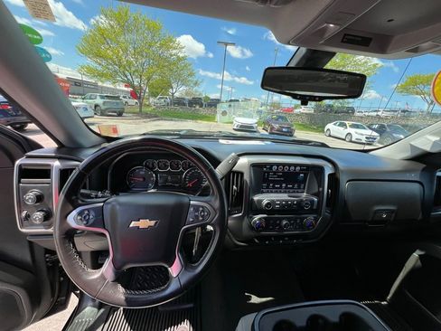 Used 2018 Chevrolet Silverado 1500 LT w/ LT Eassist Package AWD/4WD image 34