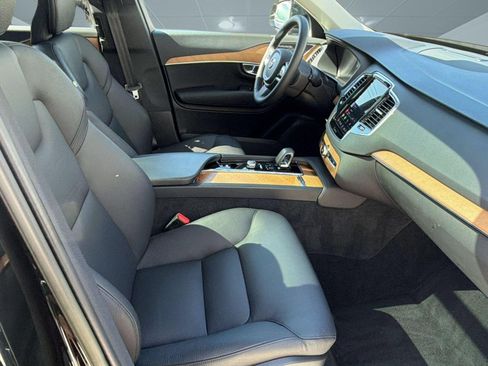 Certified 2023 Volvo XC90 B6 Plus AWD/4WD image 24