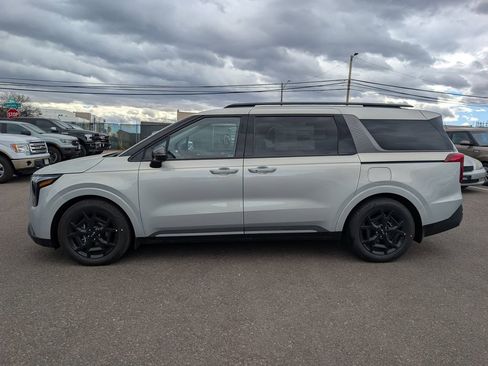New 2025 Kia Carnival SX image 4