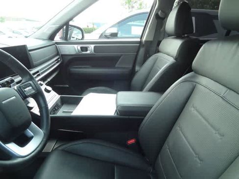 Used 2025 Hyundai Santa Fe Limited FWD image 9