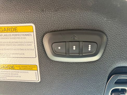 Certified 2023 Jeep Gladiator Willys image 11