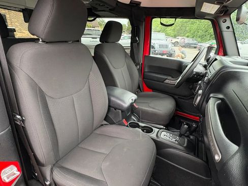 Used 2017 Jeep Wrangler Sport AWD/4WD image 31