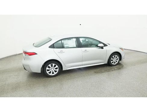 Used 2025 Toyota Corolla LE FWD image 12