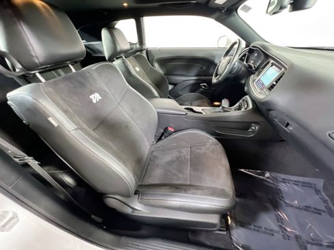 Used 2019 Dodge Challenger R/T w/ T/A Package image 29