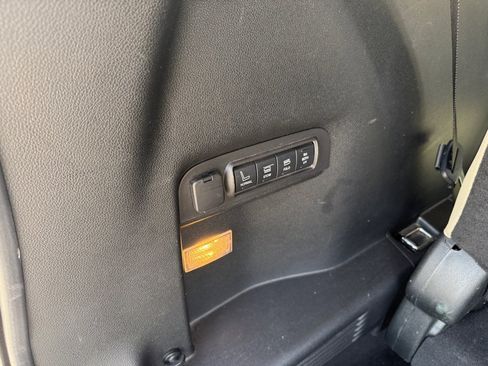 Used 2018 Ford Explorer Platinum AWD/4WD image 45