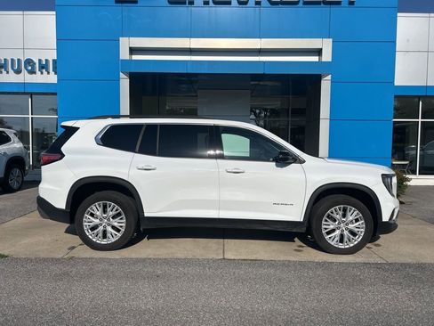 Used 2024 GMC Acadia Elevation image 3