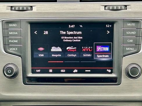 Used 2016 Volkswagen Golf S image 22