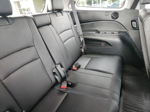 Used 2021 Honda Pilot Touring image 18