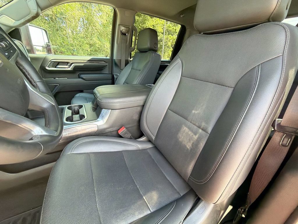 Used 2024 Chevrolet Silverado 2500 LTZ w/ LTZ Plus Package AWD/4WD image 17