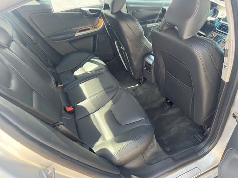 Used 2016 Volvo S60 T5 Inscription Platinum w/ Climate Package AWD/4WD image 23