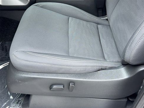 Used 2023 Nissan Frontier SV w/ SV Convenience Package image 38