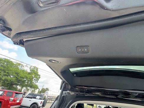 Used 2025 Ford Expedition Active AWD/4WD image 29