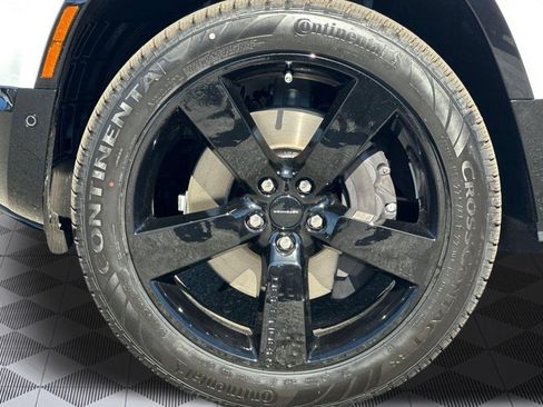 New 2026 Land Rover Defender 110 X-Dynamic SE AWD/4WD image 12