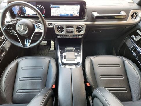 Used 2025 Mercedes-Benz G 550 image 27