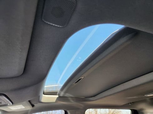 Used 2023 GMC Sierra 1500 SLT image 17