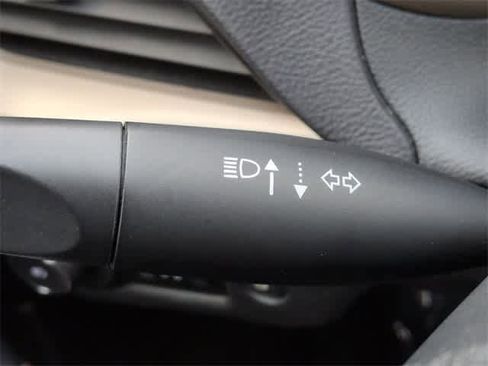 Used 2018 Jeep Cherokee Limited w/ Trailer Tow Group image 27