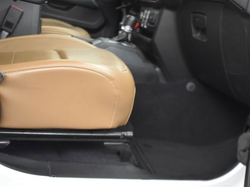 Used 2021 Jeep Wrangler Unlimited Sahara image 21