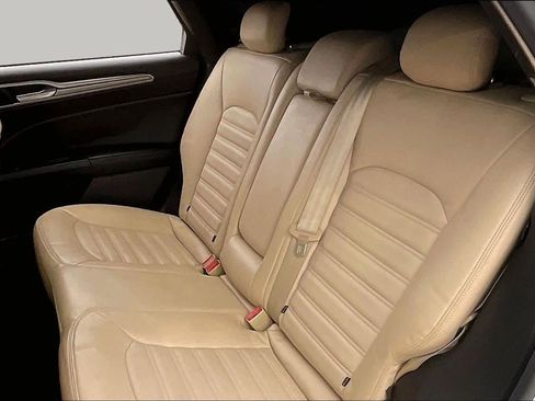 Used 2014 Ford Fusion SE FWD image 20