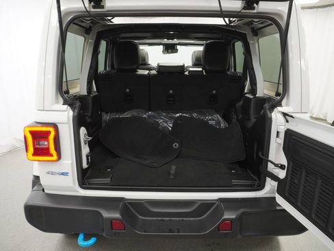 Used 2023 Jeep Wrangler Unlimited Sahara w/ Cold Weather Group image 42