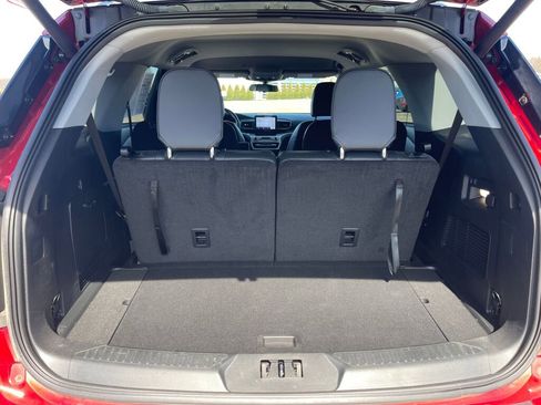 Used 2023 Ford Explorer XLT w/ Equipment Group 202A image 25