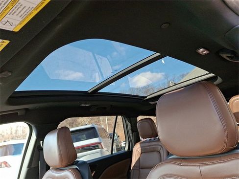 Used 2020 Lincoln Aviator Reserve w/ Equipment Group 201A image 14