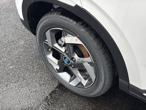 New 2026 Hyundai Venue SEL FWD image 4