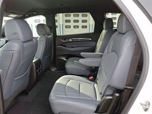 Certified 2024 Buick Enclave Essence image 20