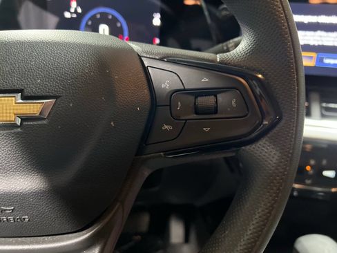Used 2025 Chevrolet Trax LT FWD image 24