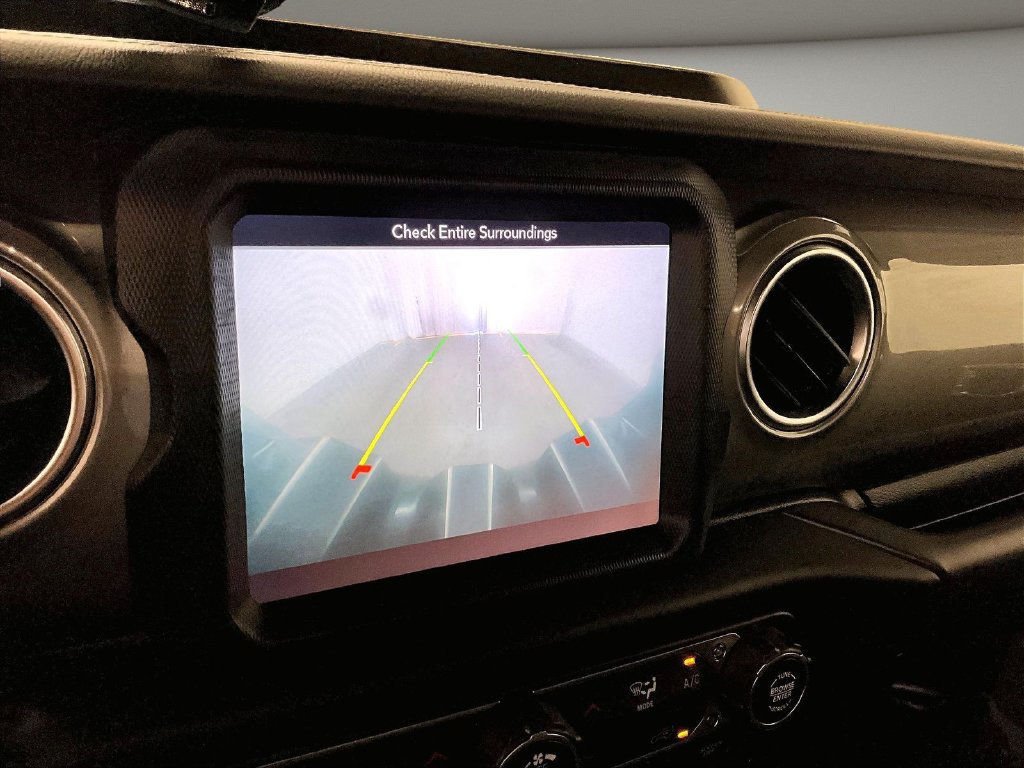 Used 2019 Jeep Wrangler Unlimited Sahara AWD/4WD image 14