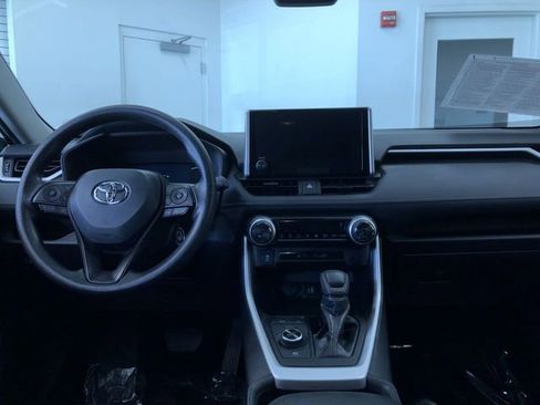 Certified 2025 Toyota RAV4 LE AWD/4WD image 17