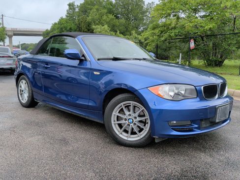 Used 2011 BMW 128i Convertible image 2