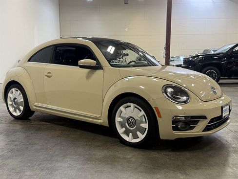 Used 2019 Volkswagen Beetle 2.0T Final Edition SEL FWD image 10