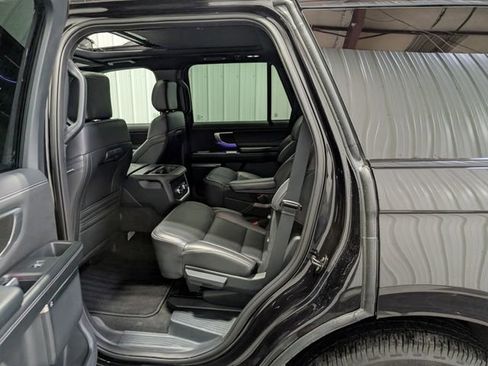 Used 2025 Ford Expedition Platinum w/ Stealth Appearance Package AWD/4WD image 10