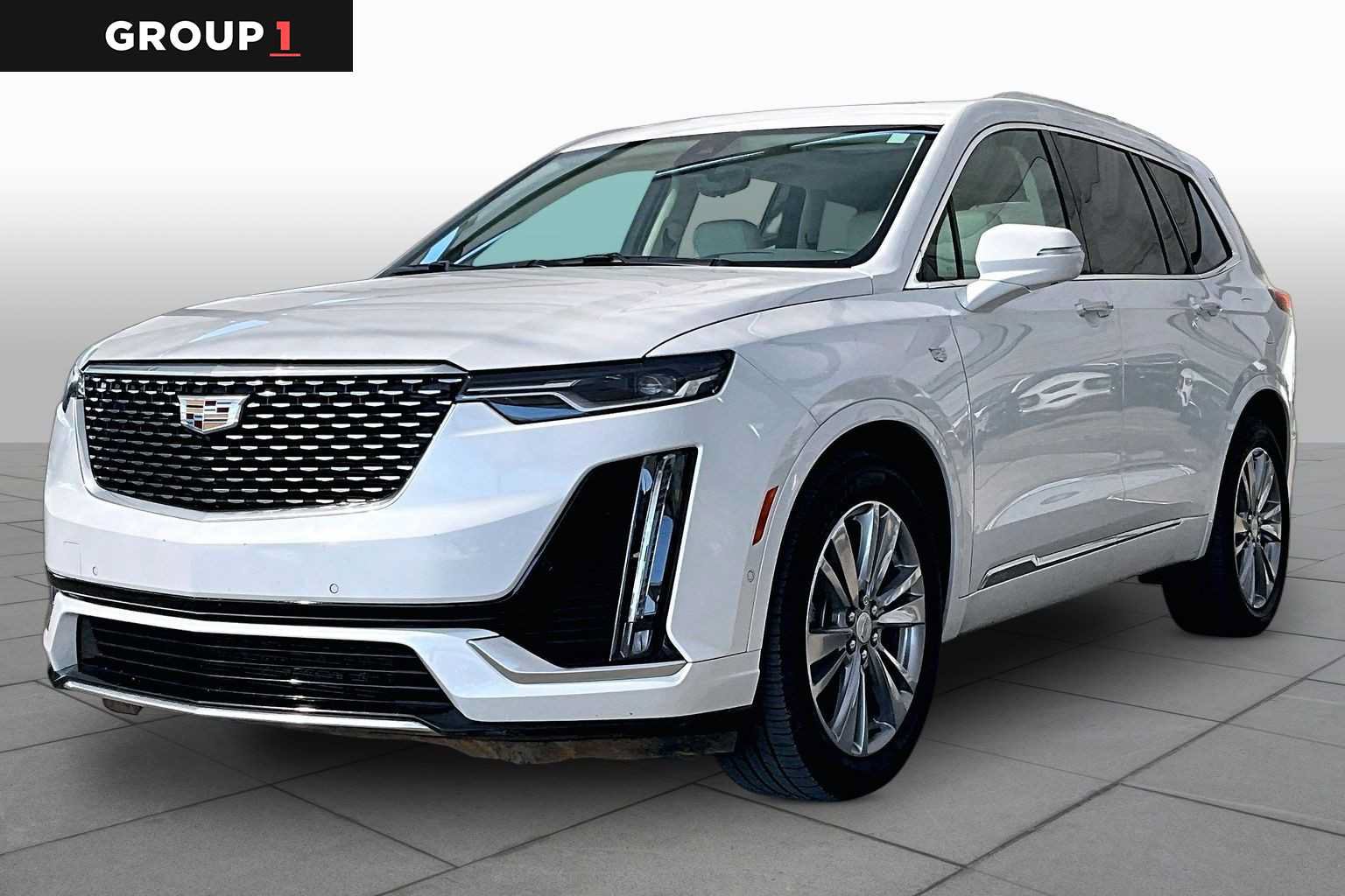 Used 2022 Cadillac XT6 Premium Luxury w/ Technology Package FWD image 1